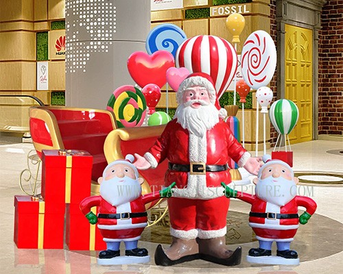 Santa Claus Sculpture